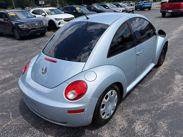 Used 2010 Volkswagen Beetle Coupe FWD image 6