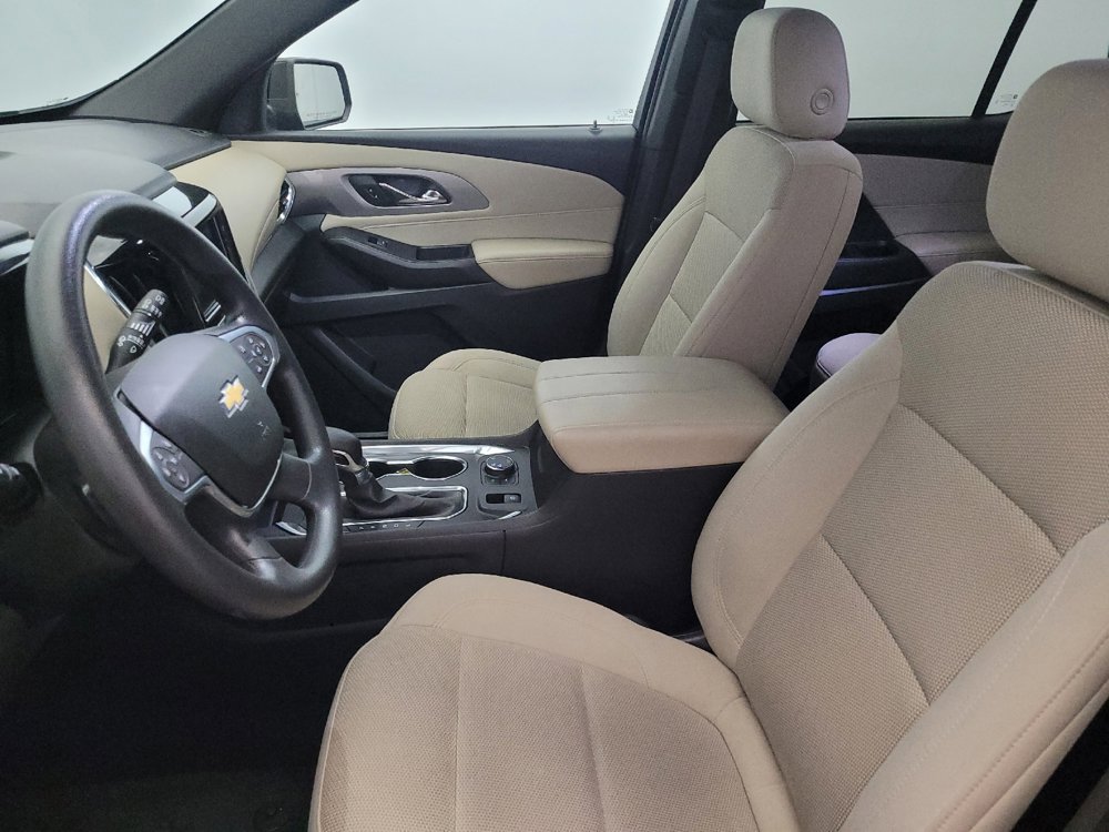 Used 2022 Chevrolet Traverse LS image 17