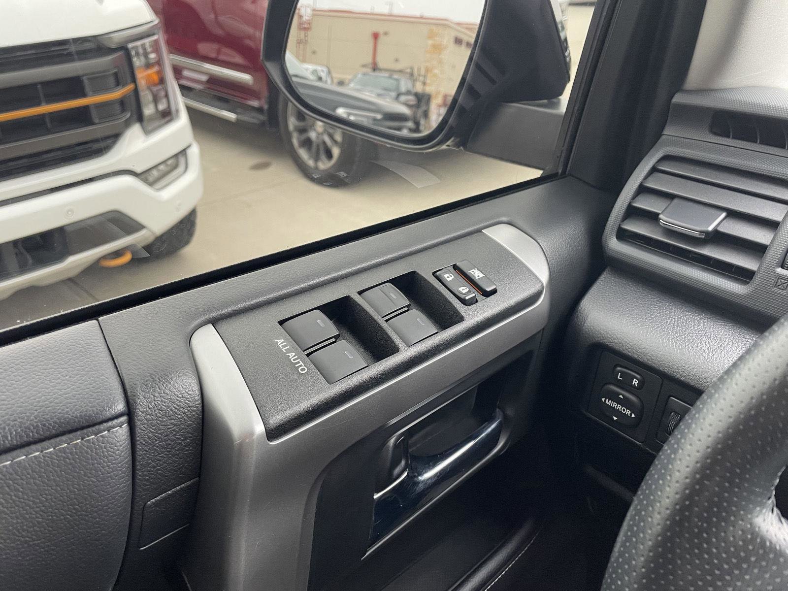 Used 2022 Toyota 4Runner SR5 Premium image 30