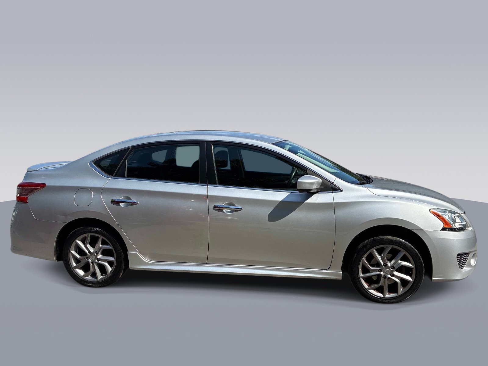 Used 2014 Nissan Sentra SR w/ Electronics Package FWD image 7