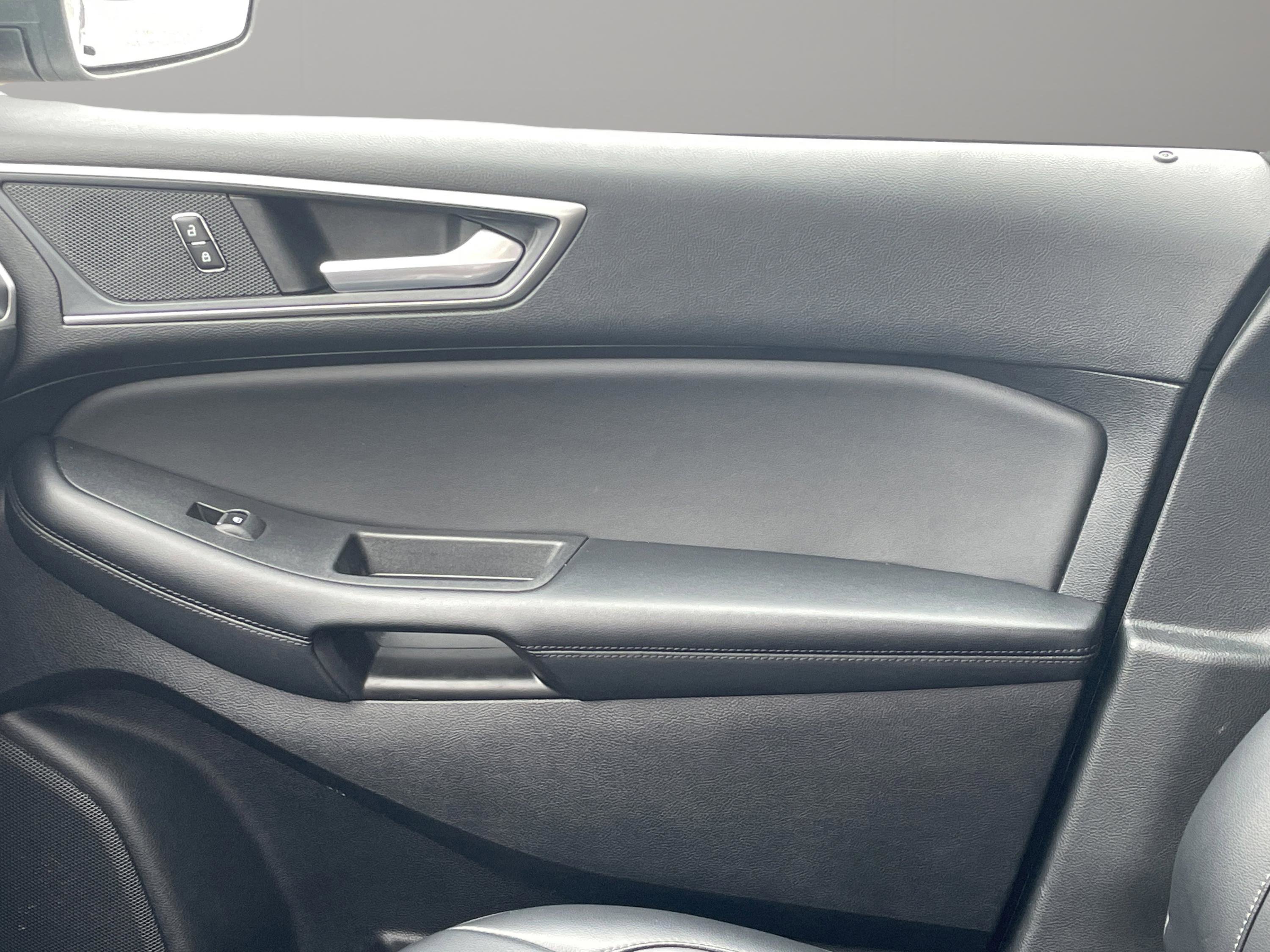 Used 2024 Ford Edge SEL image 13