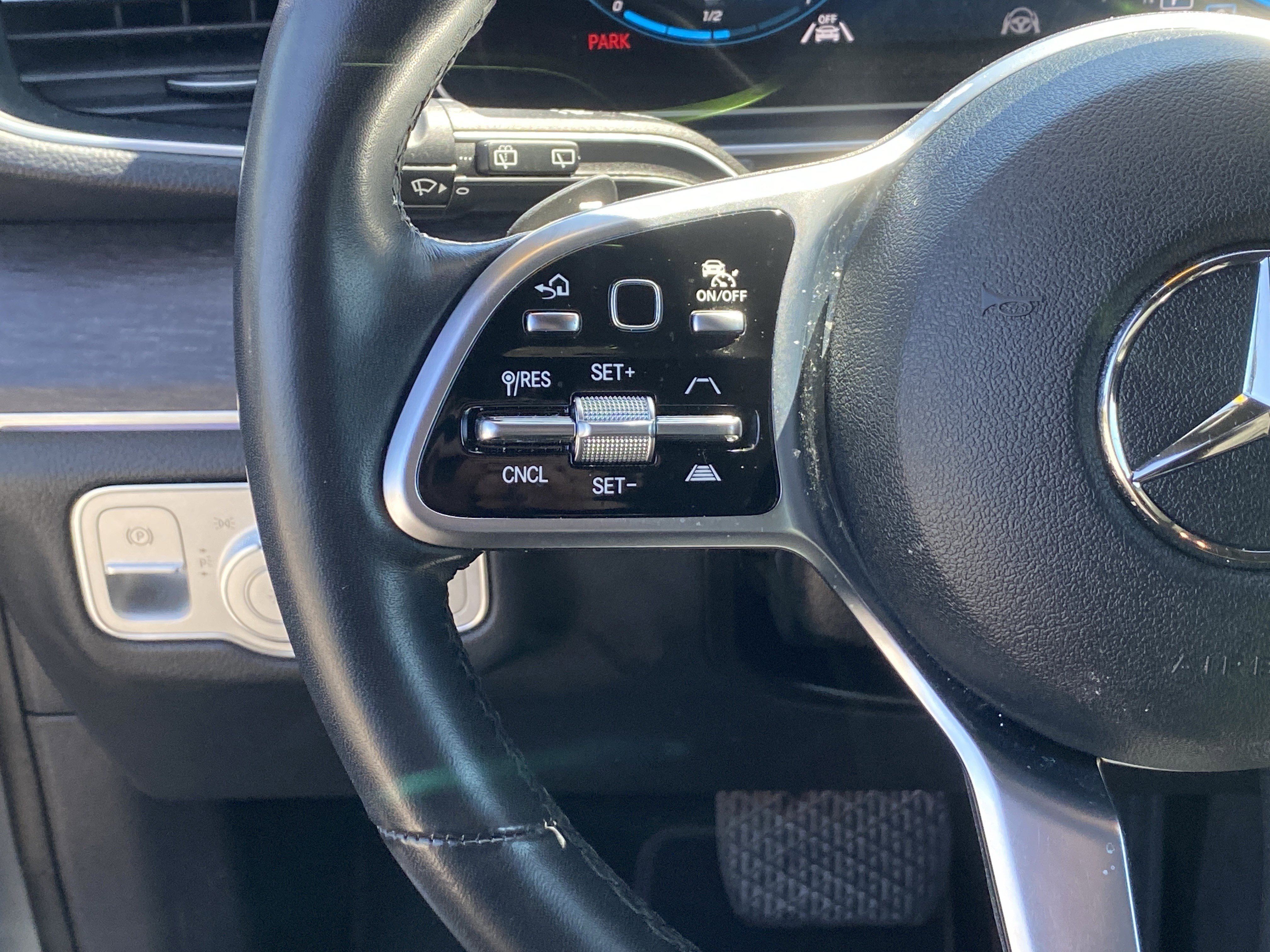 Used 2022 Mercedes-Benz GLE 350 4MATIC image 32