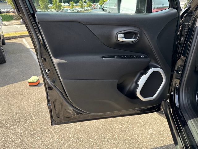 Used 2019 Jeep Renegade Sport w/ Sport Appearance Group FWD image 15