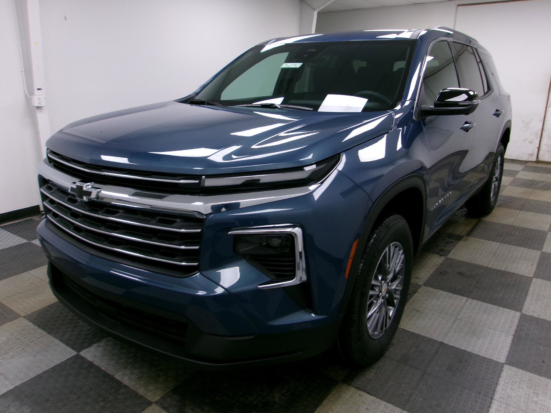 New 2026 Chevrolet Traverse LT w/ Driver Confidence Package