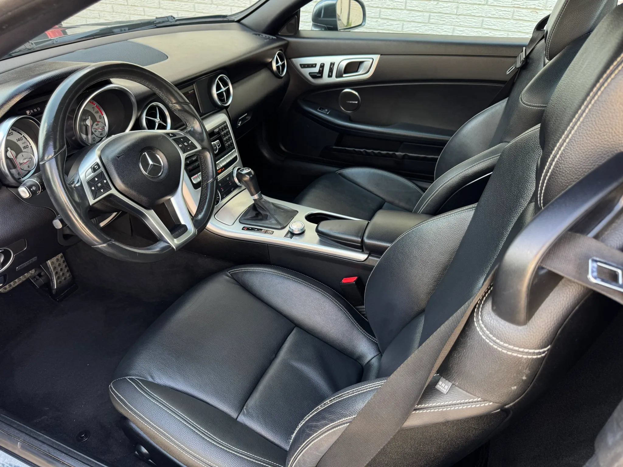 Used 2015 Mercedes-Benz SLK 250 image 28