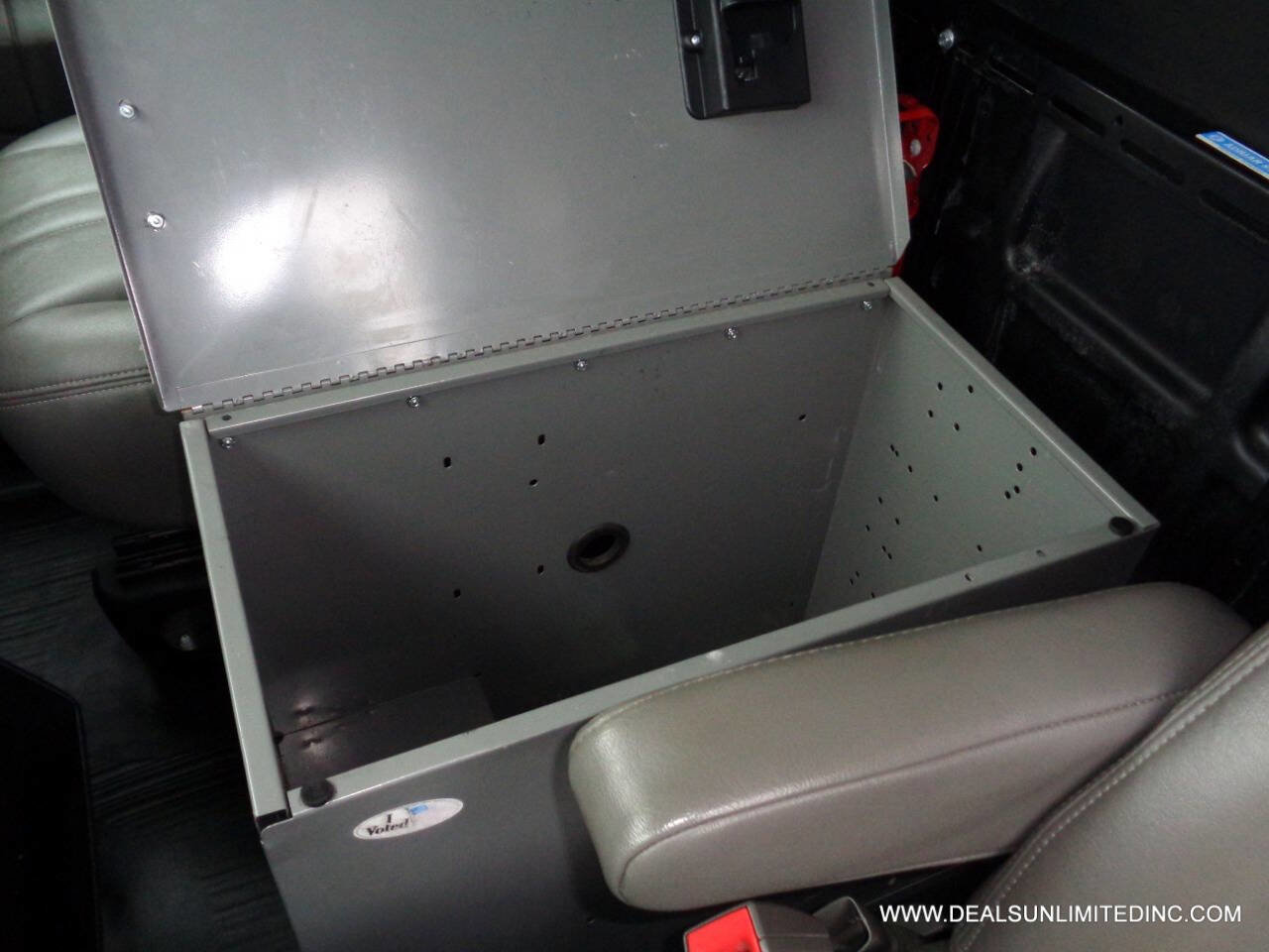 Used 2019 Chevrolet Express 2500 w/ Driver Convenience Package image 15