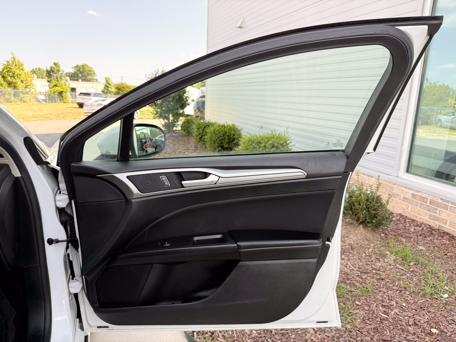 Used 2019 Ford Fusion SE FWD image 20