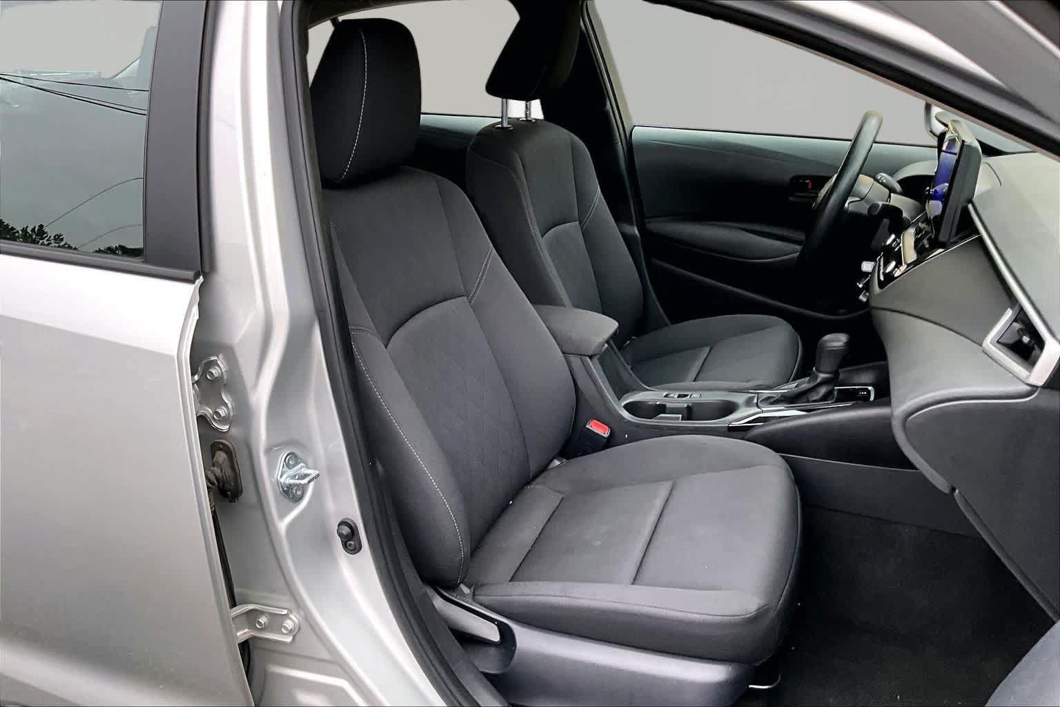 Certified 2025 Toyota Corolla LE FWD image 9