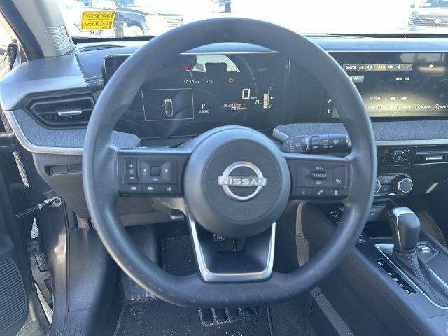 Used 2025 Nissan Kicks SV FWD image 13