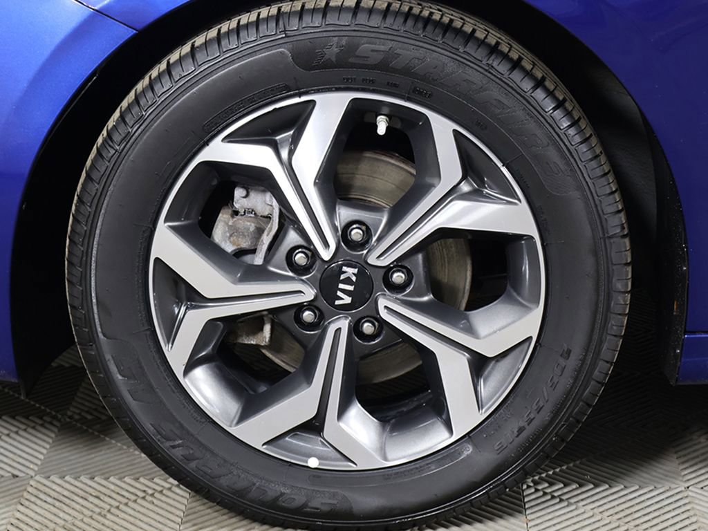 Used 2020 Kia Forte LXS FWD image 13