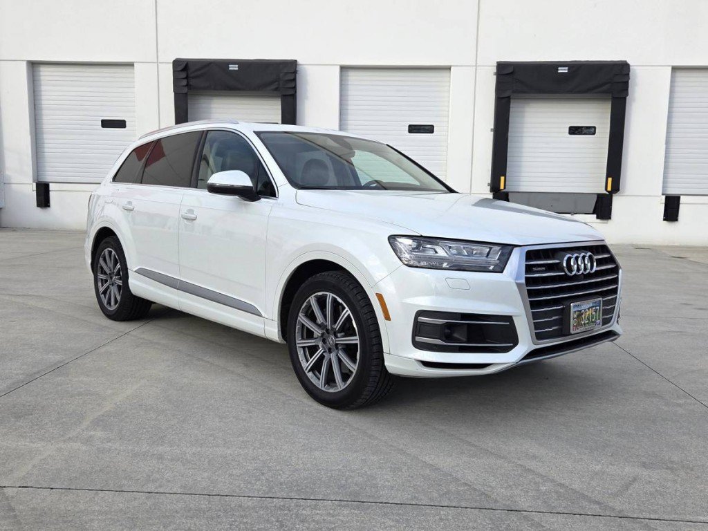 Used 2017 Audi Q7 3.0T Prestige AWD/4WD image 3