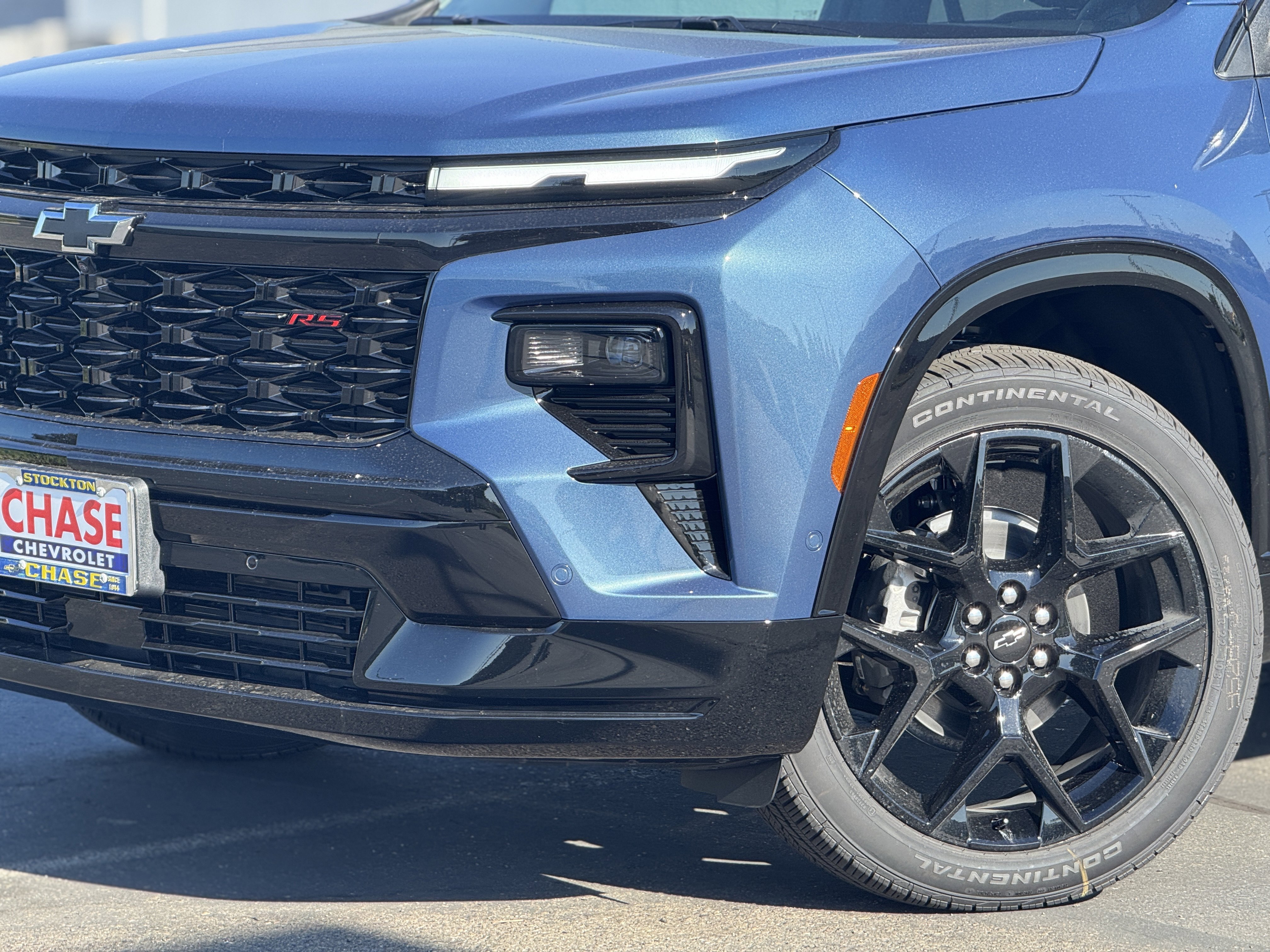 New 2026 Chevrolet Traverse RS w/ LPO, Floor Liner Package AWD/4WD image 3