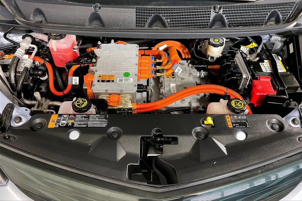 Used 2018 Chevrolet Bolt Premier w/ Driver Confidence II Package image 16