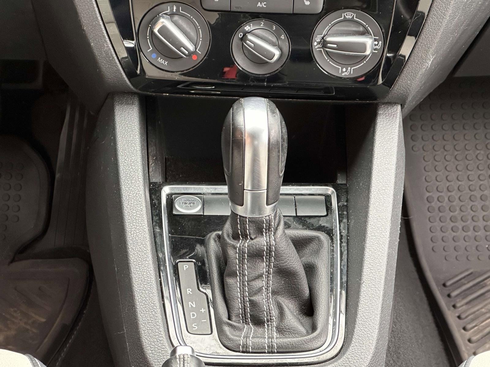 Used 2016 Volkswagen Jetta Sport w/ Lighting Package image 19