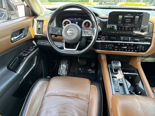 Used 2022 Nissan Pathfinder Platinum w/ Cargo Package FWD image 10
