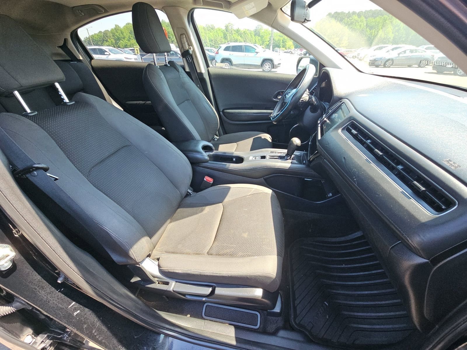 Used 2019 Honda HR-V EX image 11