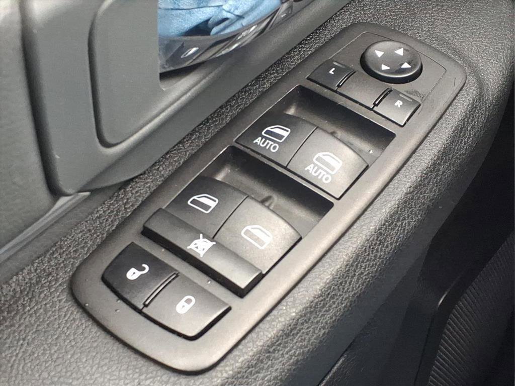 Used 2024 RAM 1500 Classic SLT image 20