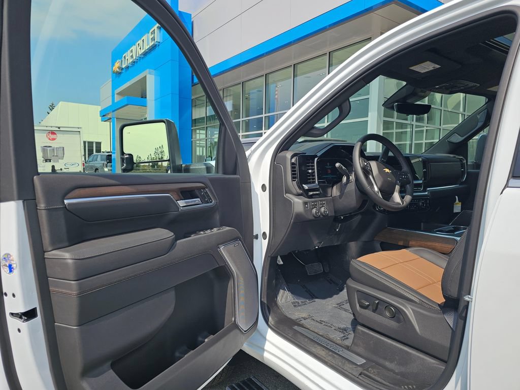 New 2026 Chevrolet Silverado 3500 High Country w/ High Country Premium Package AWD/4WD image 23