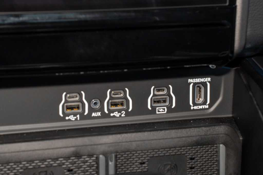 New 2026 RAM 1500 Laramie AWD/4WD image 21