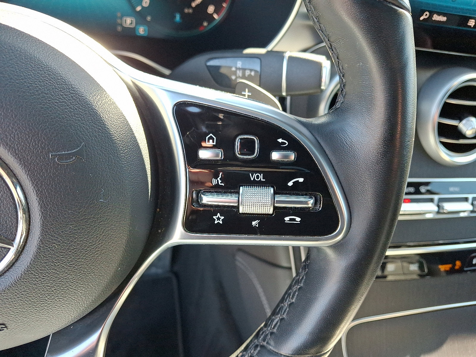 Used 2021 Mercedes-Benz GLC 300 4MATIC image 22