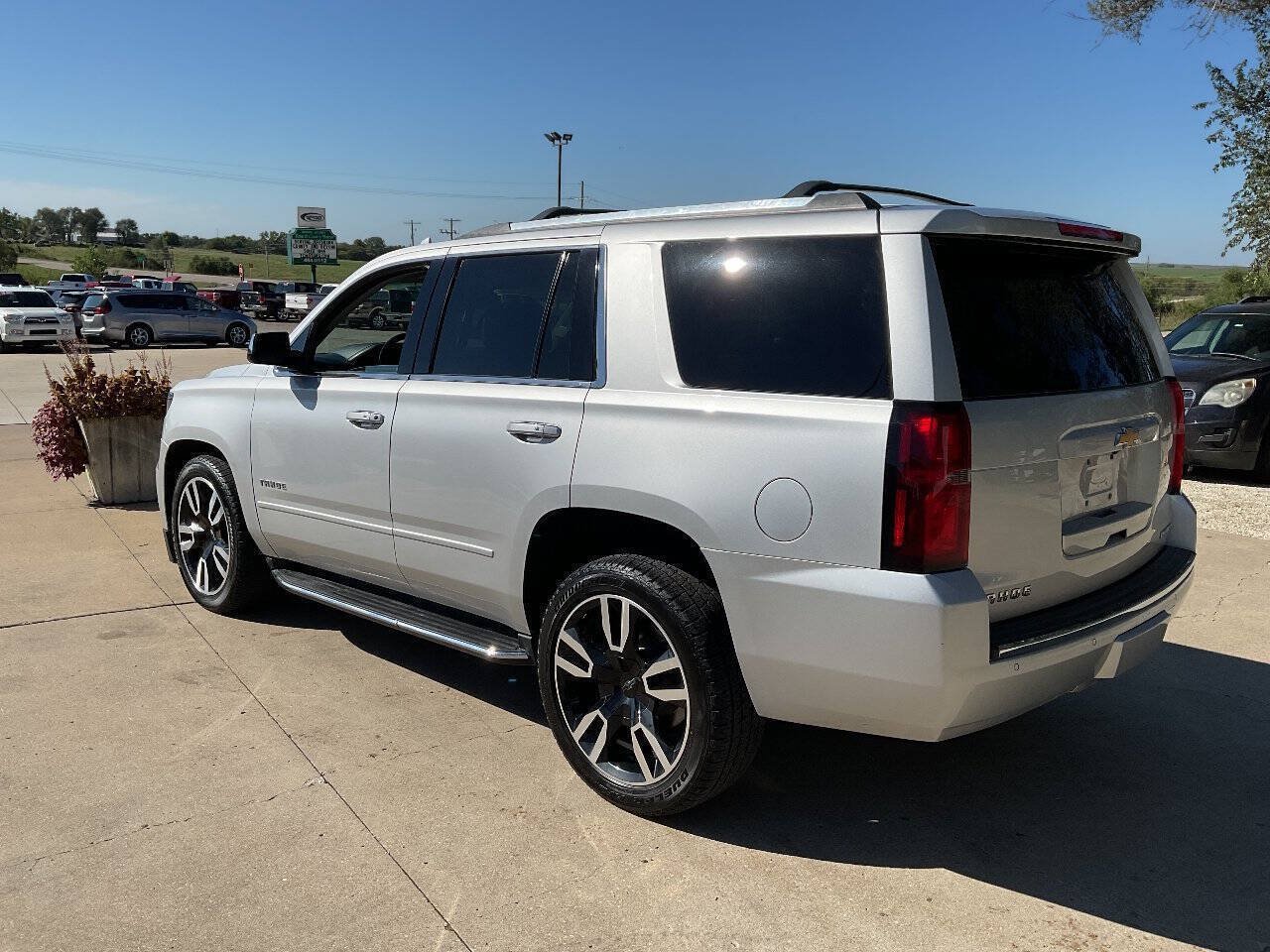 Used 2019 Chevrolet Tahoe Premier AWD/4WD image 7