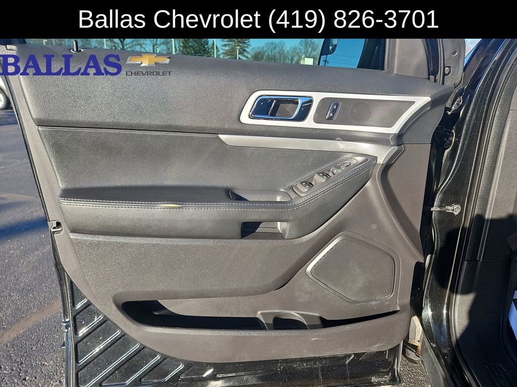 Used 2014 Ford Explorer XLT w/ Equipment Group 202A image 23