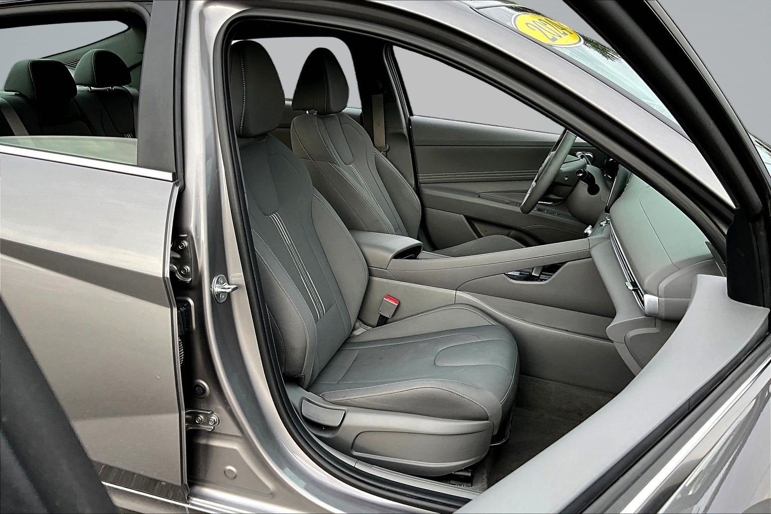 Used 2024 Hyundai Elantra SEL w/ Convenience Package FWD image 24