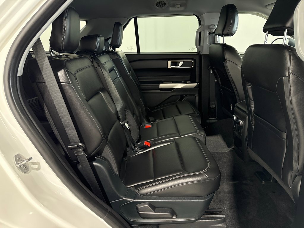 Used 2021 Ford Explorer XLT image 26