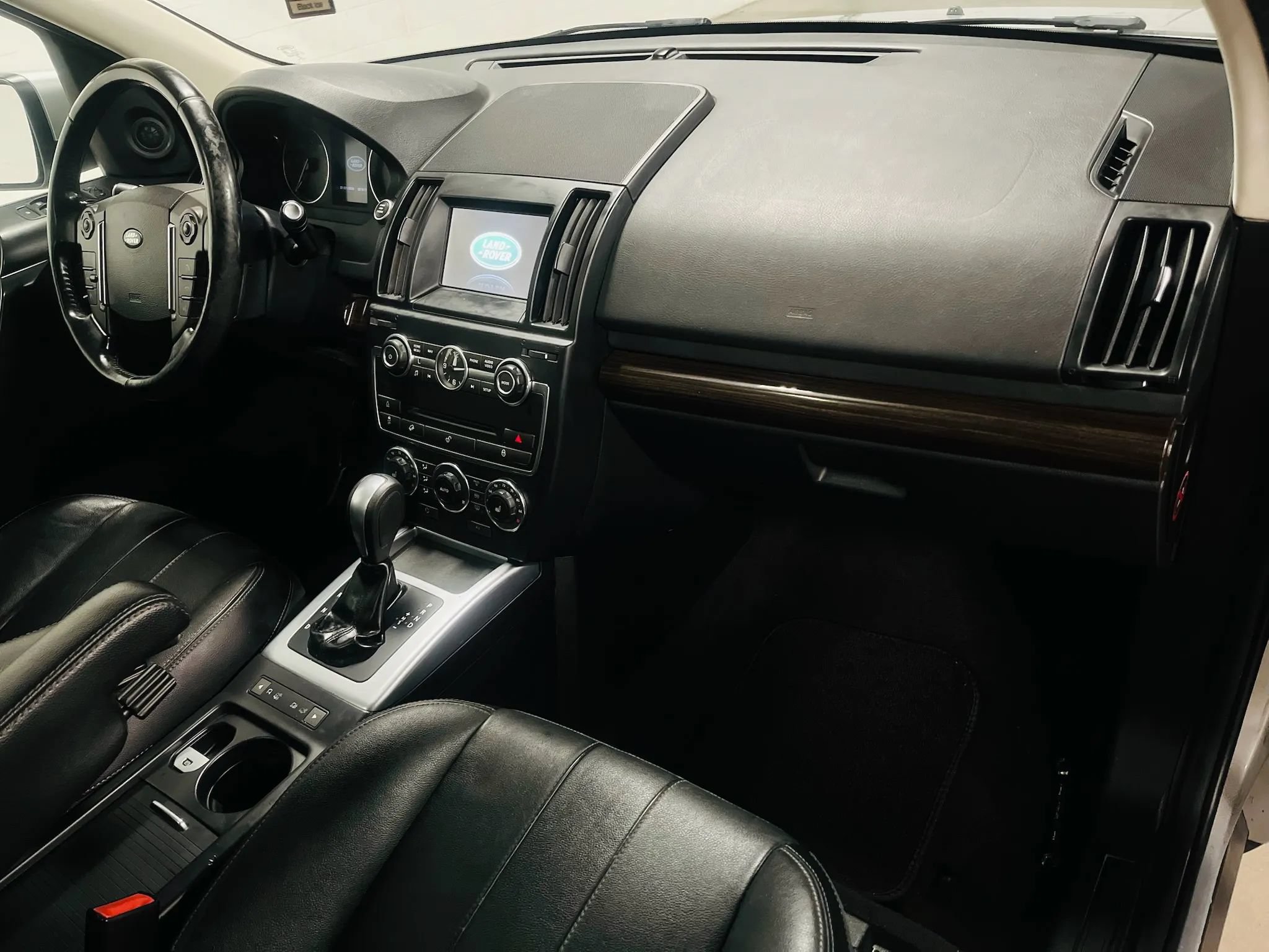 Used 2013 Land Rover LR2 HSE AWD/4WD image 15