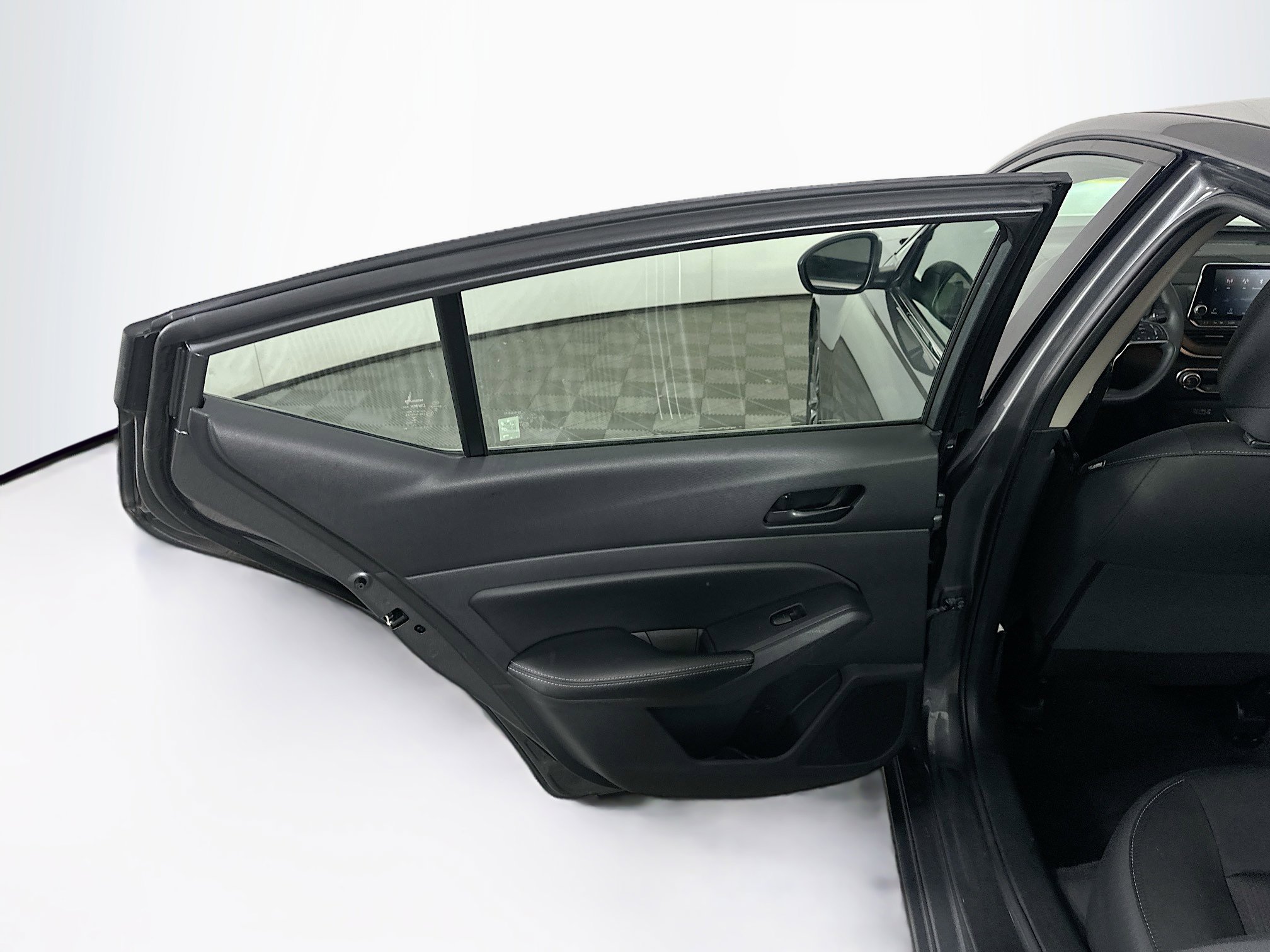 Used 2025 Nissan Altima 2.5 SV image 25