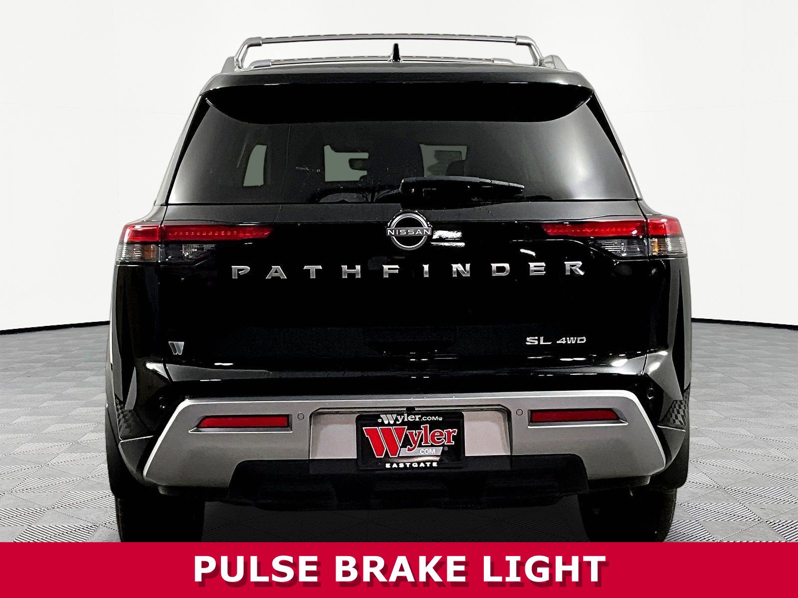 Used 2025 Nissan Pathfinder SL AWD/4WD image 5