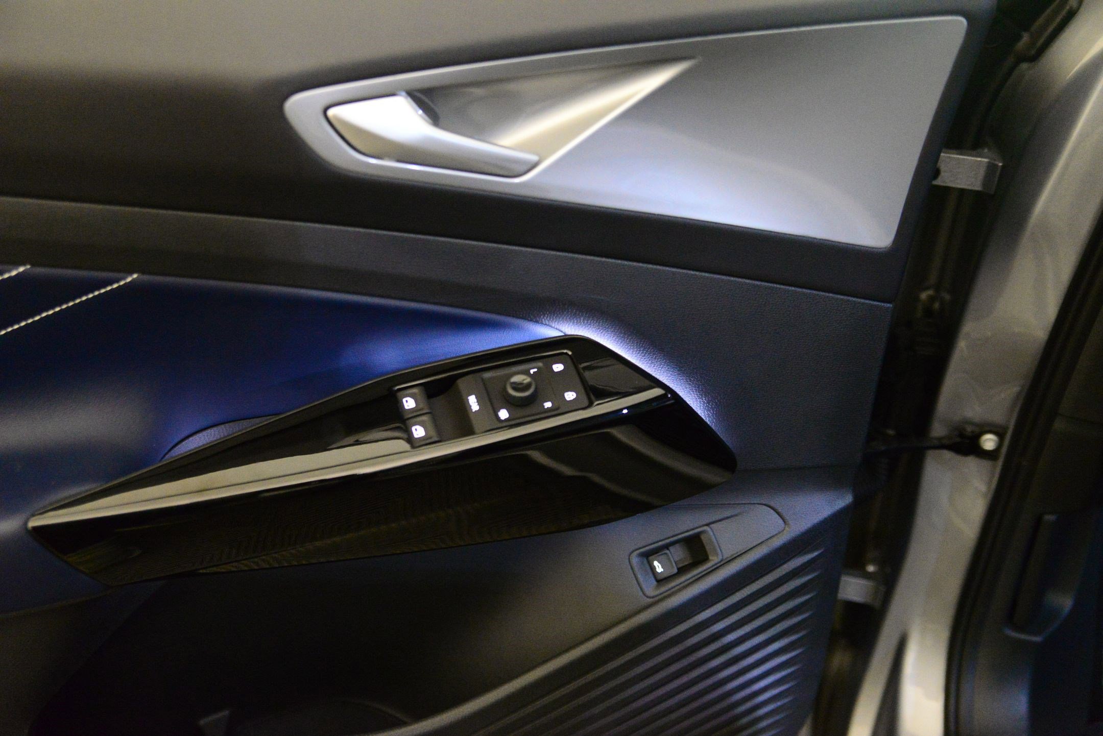 Used 2025 Volkswagen ID.4 S Limited image 25