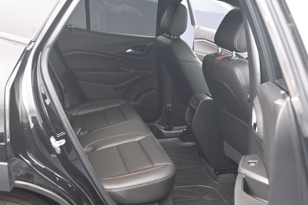 Used 2024 Chevrolet Trax RS w/ Sunroof Package FWD image 12