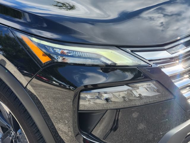 Used 2024 Nissan Rogue SV FWD image 9