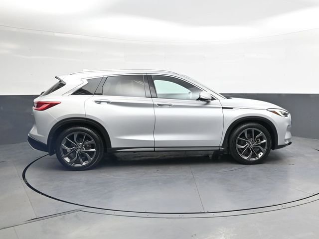 Used 2019 INFINITI QX50 Essential w/ Sensory Package AWD/4WD image 3