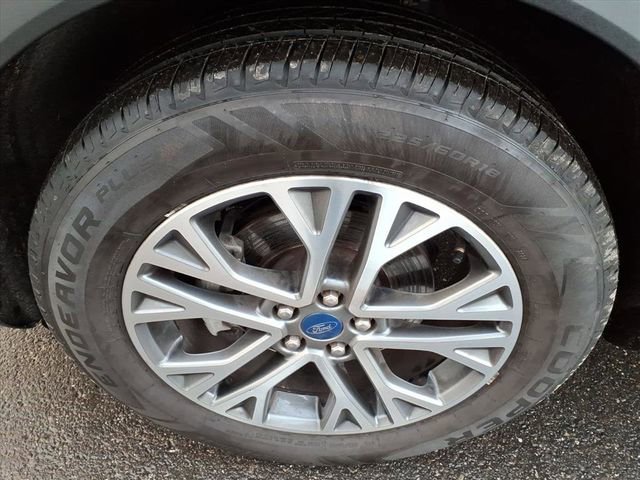 Used 2021 Ford Escape SEL w/ Technology Package image 6