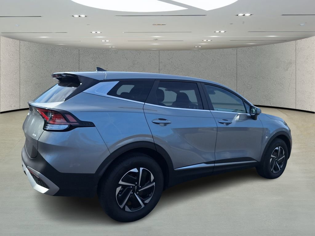 Used 2025 Kia Sportage LX image 5