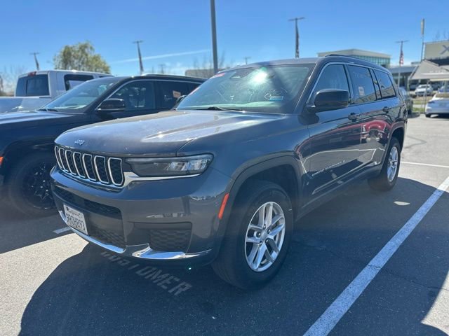 Used 2023 Jeep Grand Cherokee L Laredo image 3