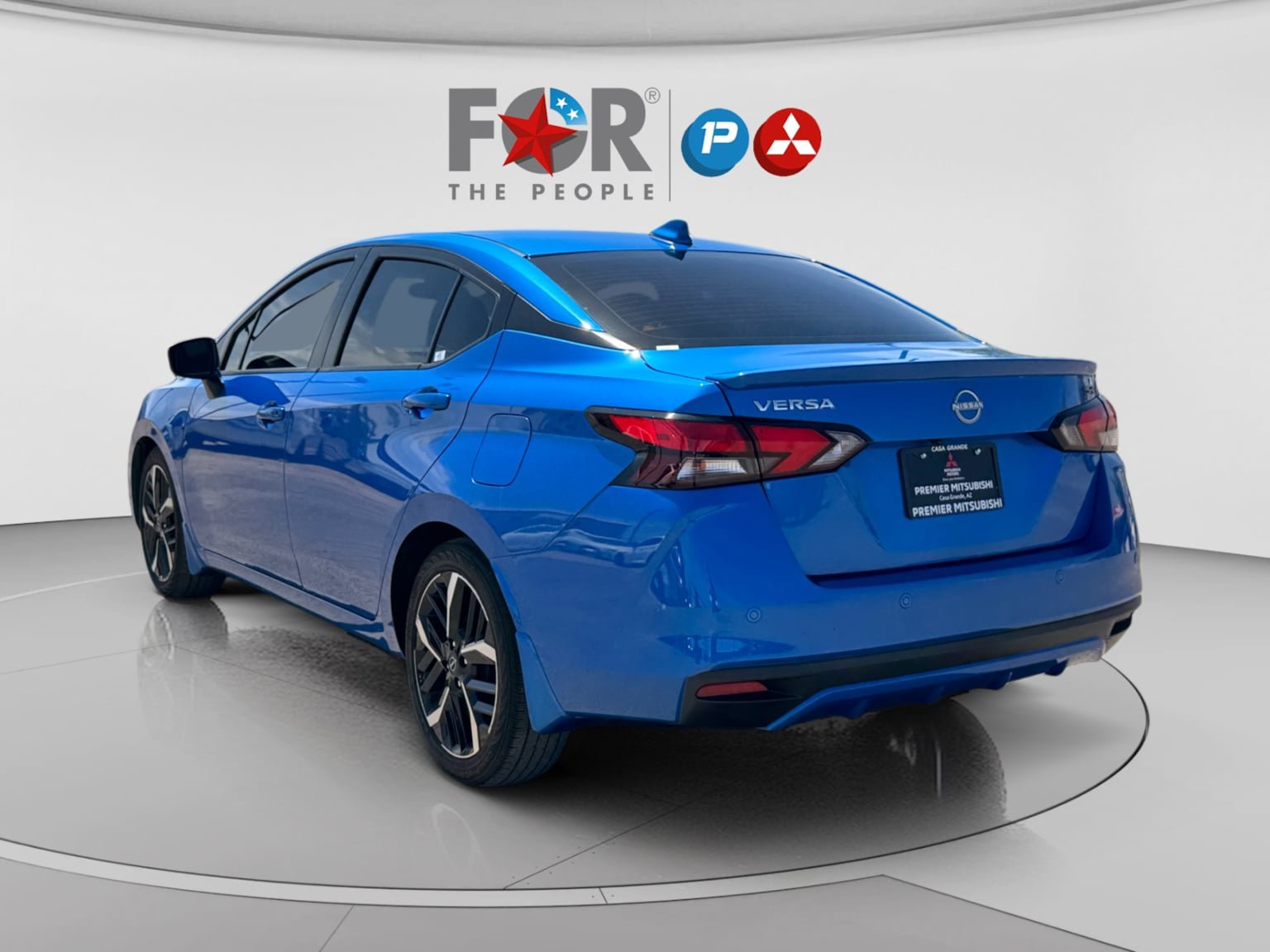 Used 2024 Nissan Versa SR w/ Trunk Package FWD image 3