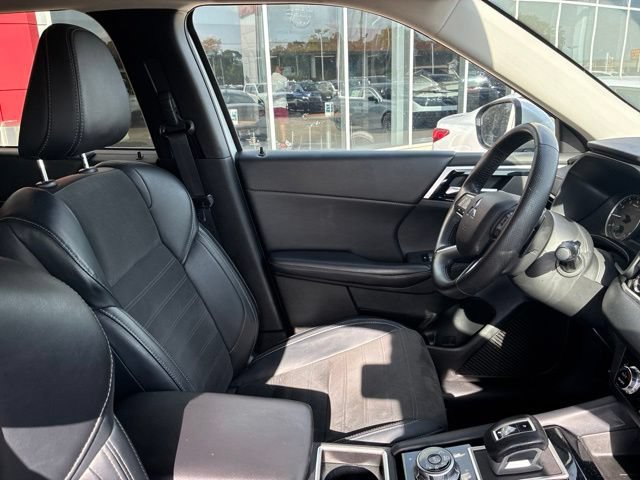 Used 2024 Mitsubishi Outlander SE FWD image 10
