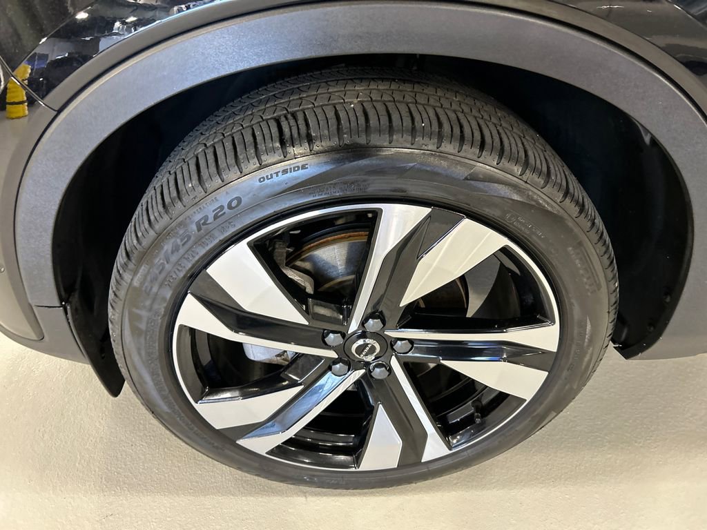 Used 2023 Volvo XC40 B5 Plus w/ Driver Assist Package AWD/4WD image 8