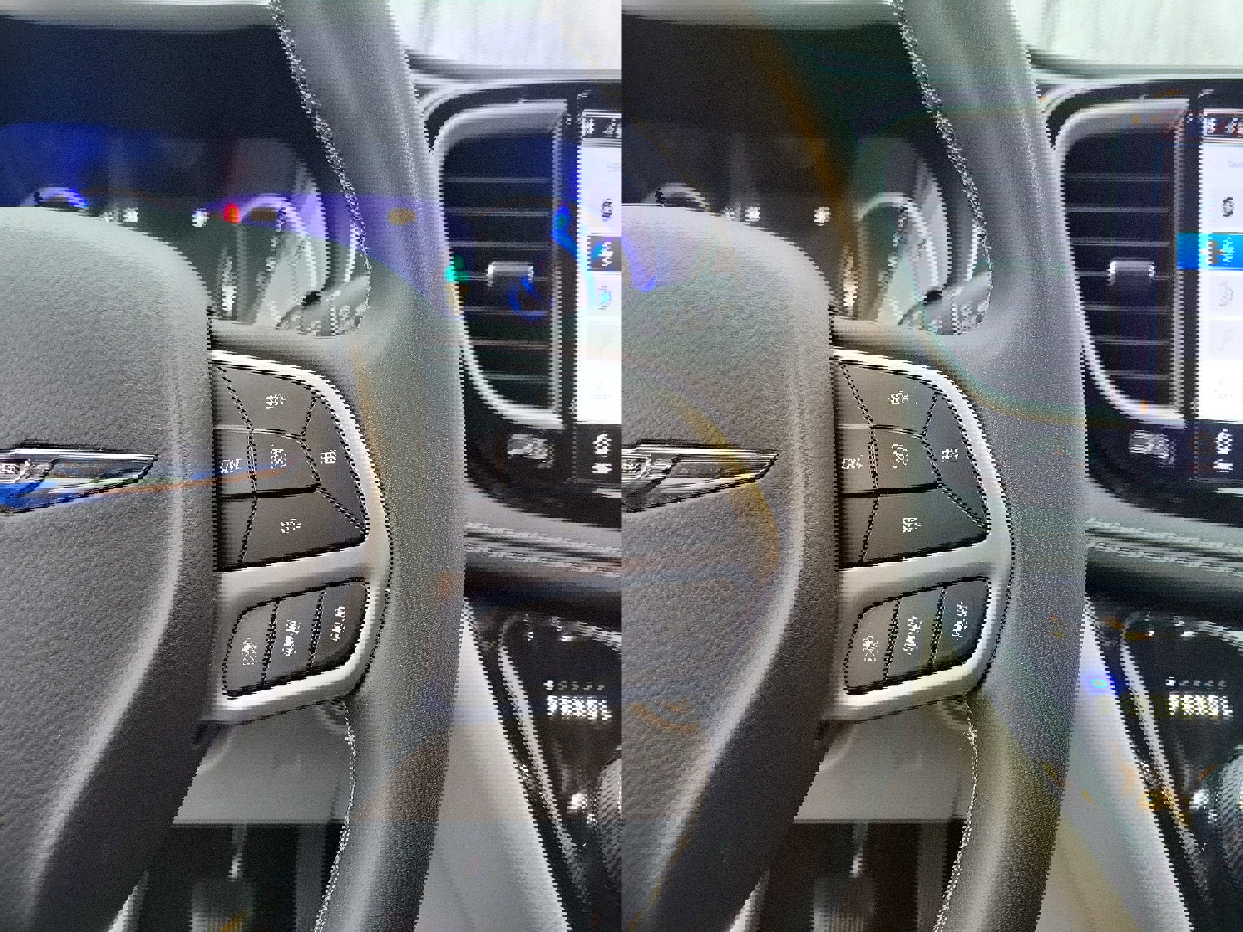 Used 2023 Chrysler Pacifica Touring-L image 23