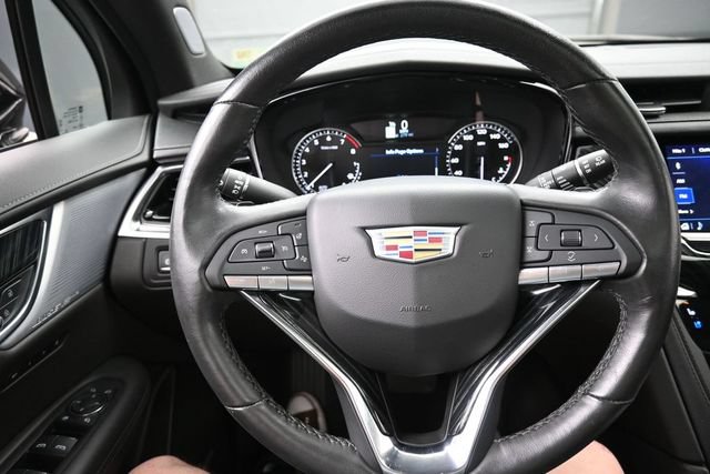 Used 2025 Cadillac XT6 Premium Luxury AWD/4WD image 8