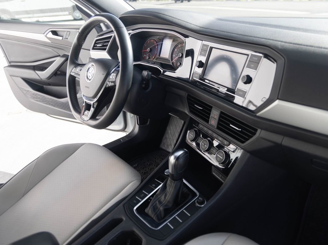 Used 2021 Volkswagen Jetta R-Line image 14