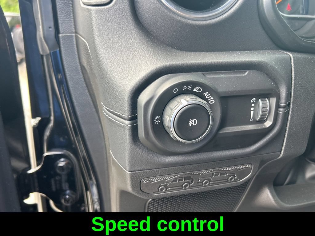 Certified 2025 Jeep Wrangler Unlimited Sahara AWD/4WD image 36