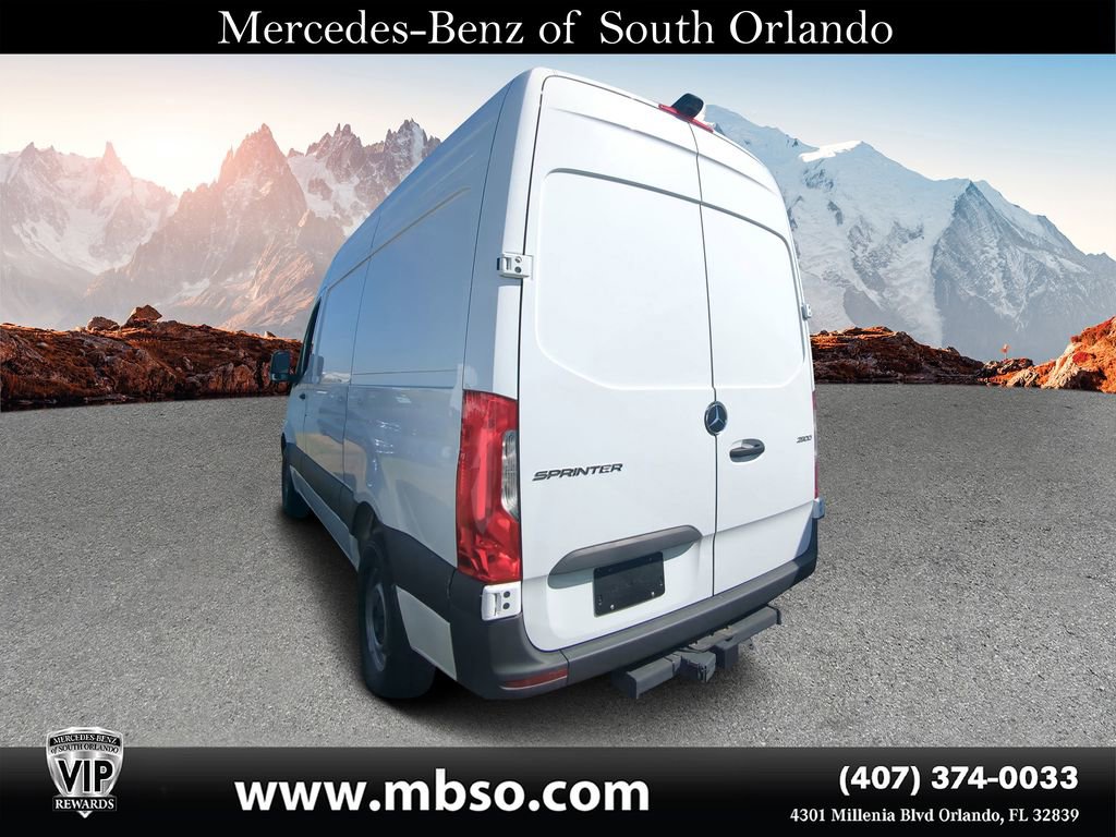Used 2025 Mercedes-Benz Sprinter 2500 image 17