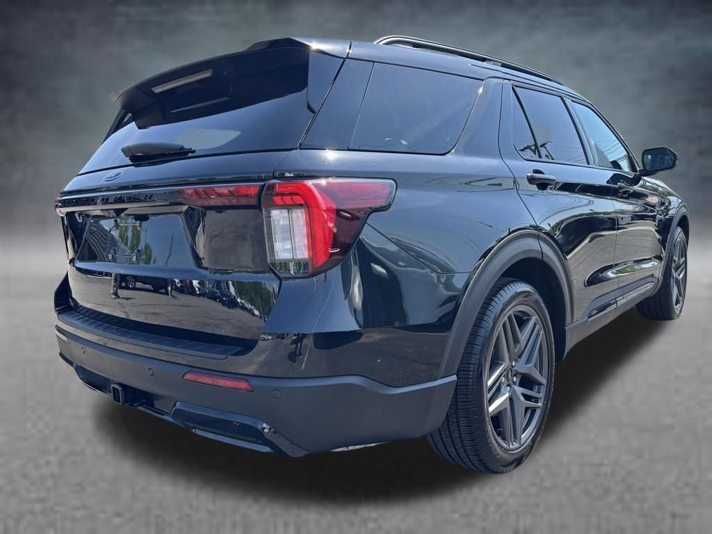 Used 2025 Ford Explorer ST-Line w/ Premium Package RWD image 8