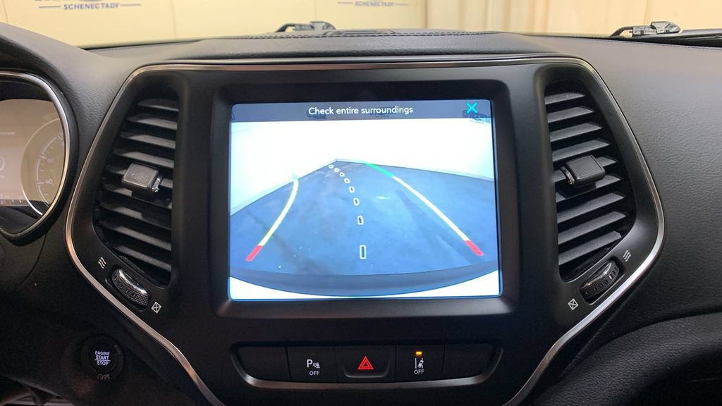 Used 2021 Jeep Cherokee Latitude Lux w/ Comfort/Convenience Group AWD/4WD image 38