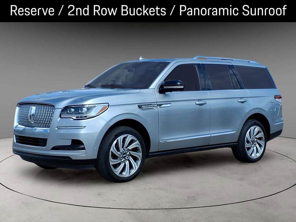 Used 2023 Lincoln Navigator Reserve image 1