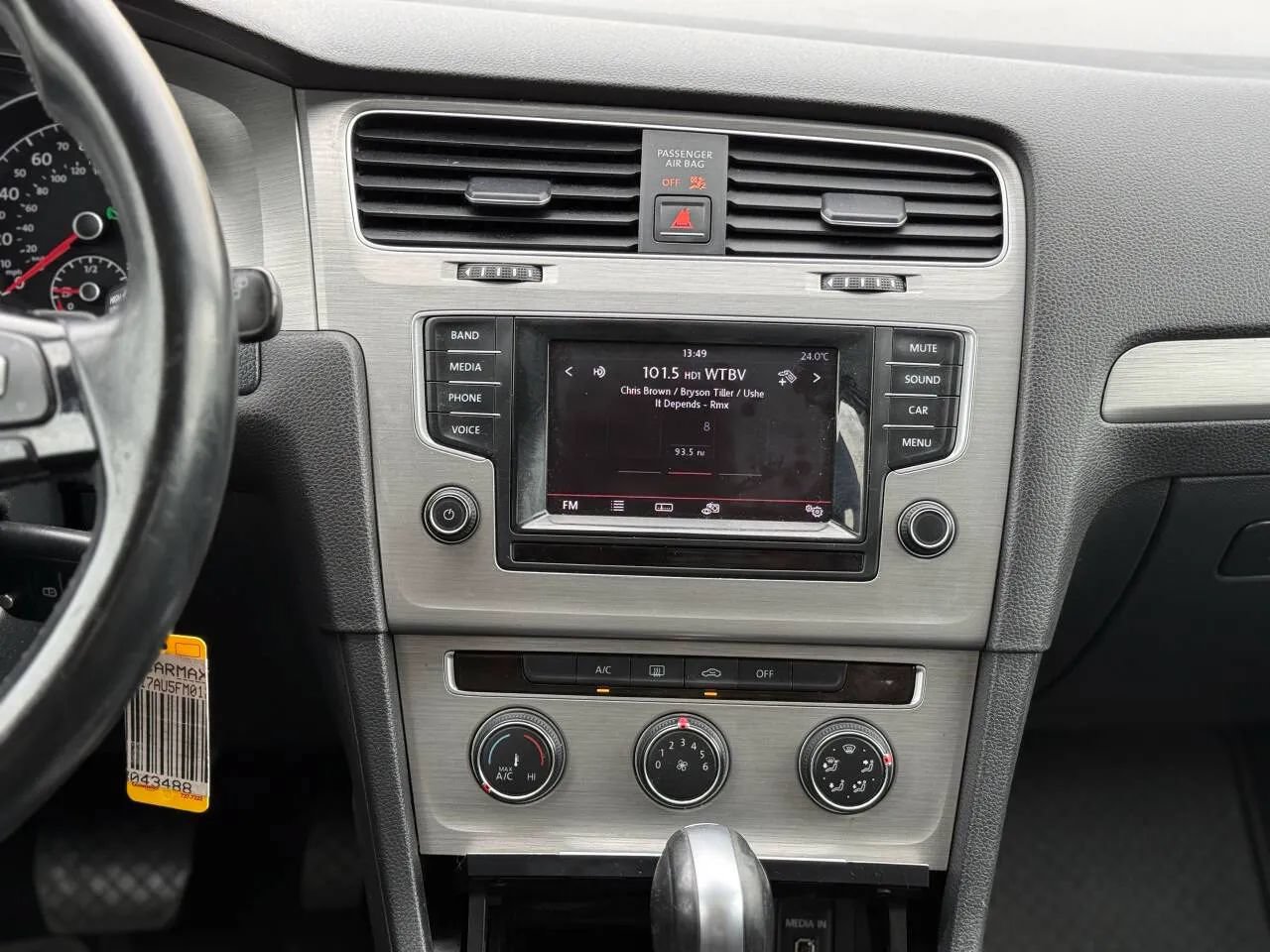 Used 2015 Volkswagen Golf S FWD image 17